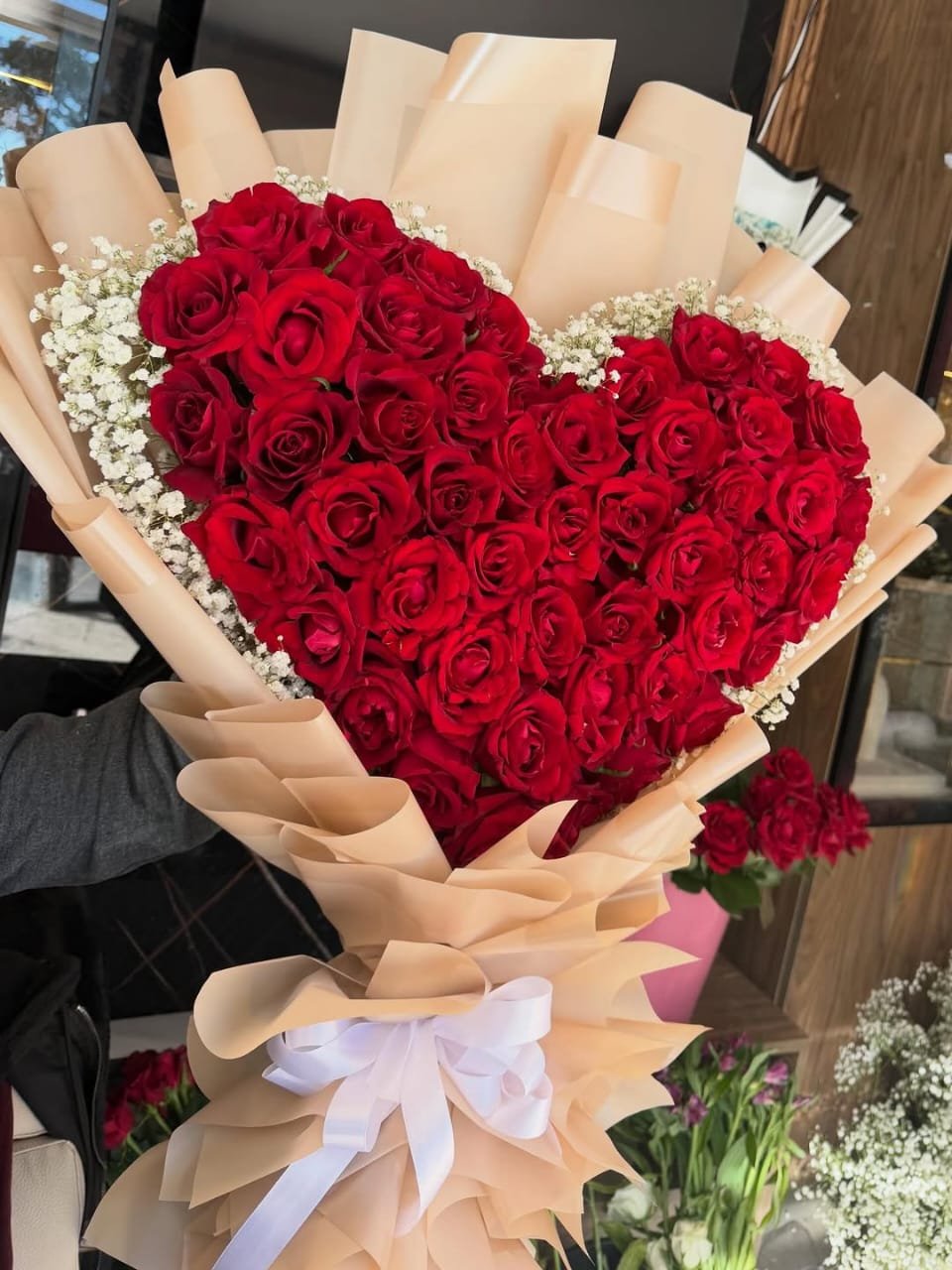 Buket Tangan Eternal Bloom mawar premium mewah untuk lamaran dan anniversary — kode EBM-E-01