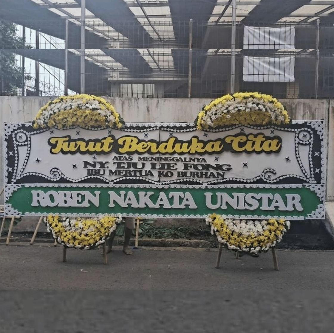 Elite Bloom - Bunga Duka Cita 2Jt (EBD-F-02) Bunga Duka Cita ukuran 1.2x4 meter - pesan online, sampai hari ini di Jabodetabek