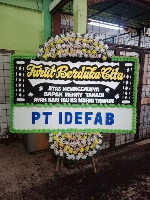 Bunga Papan Duka Cita Hijau Hitam — Jambul 1, 1,2 × 2 M Bunga papan duka cita warna hijau & hitam, jambul 1 ukuran 1,2 × 2 m — kode EBD-A-05