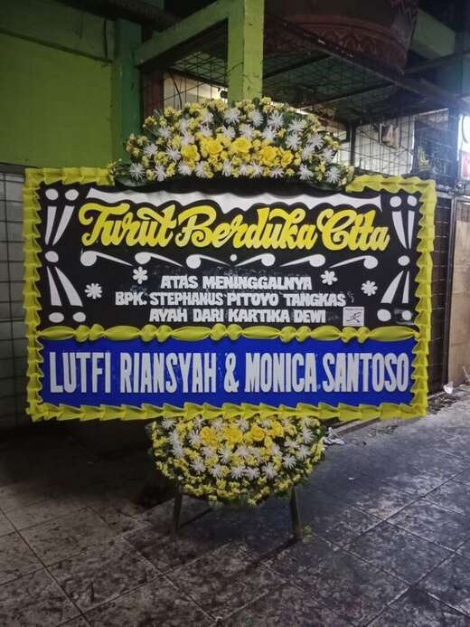 Bunga Papan Duka Cita Hitam Kuning — Jambul 1, 1,2 × 2 M Bunga papan duka cita warna hitam & kuning, jambul 1 ukuran 1,2 × 2 m — kode EBD-A-03