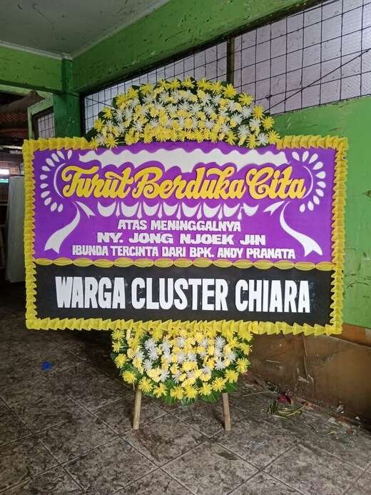 Bunga Papan Duka Cita Ungu Kuning — Jambul 1, 1,2 × 2 M Bunga papan duka cita warna ungu & kuning, jambul 1 ukuran 1,2 × 2 m — kode EBD-A-06