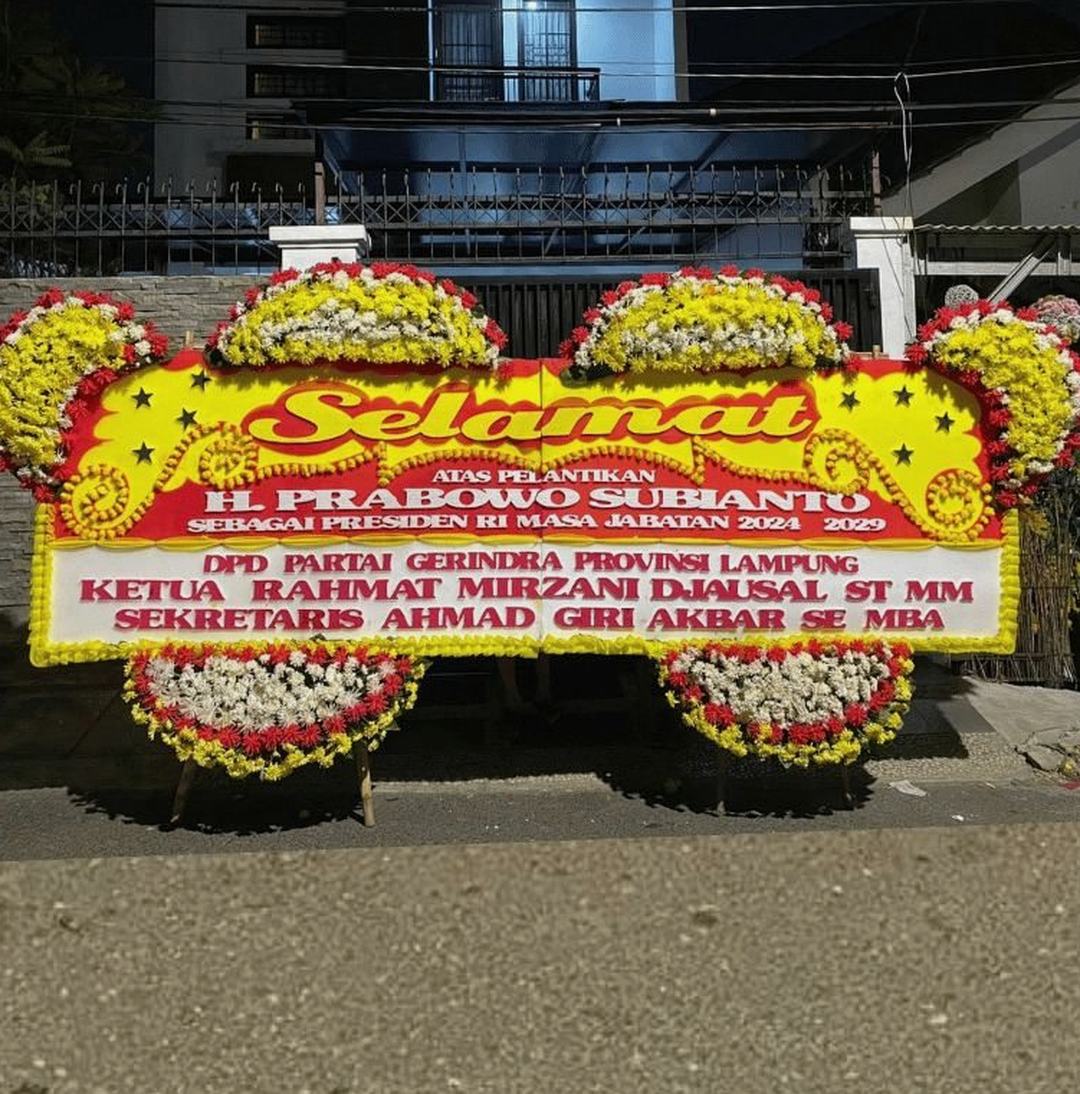 Bunga papan ucapan selamat ukuran 1.2x4 meter, pengiriman cepat Jakarta & sekitarnya oleh Elite Bloom