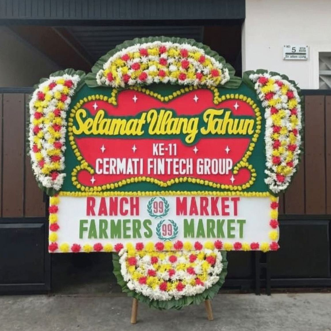 Rangkaian Bunga Papan Ucapan Selamat 1.5x2 meter dari Elite Bloom, kirim cepat Jakarta & sekitarnya