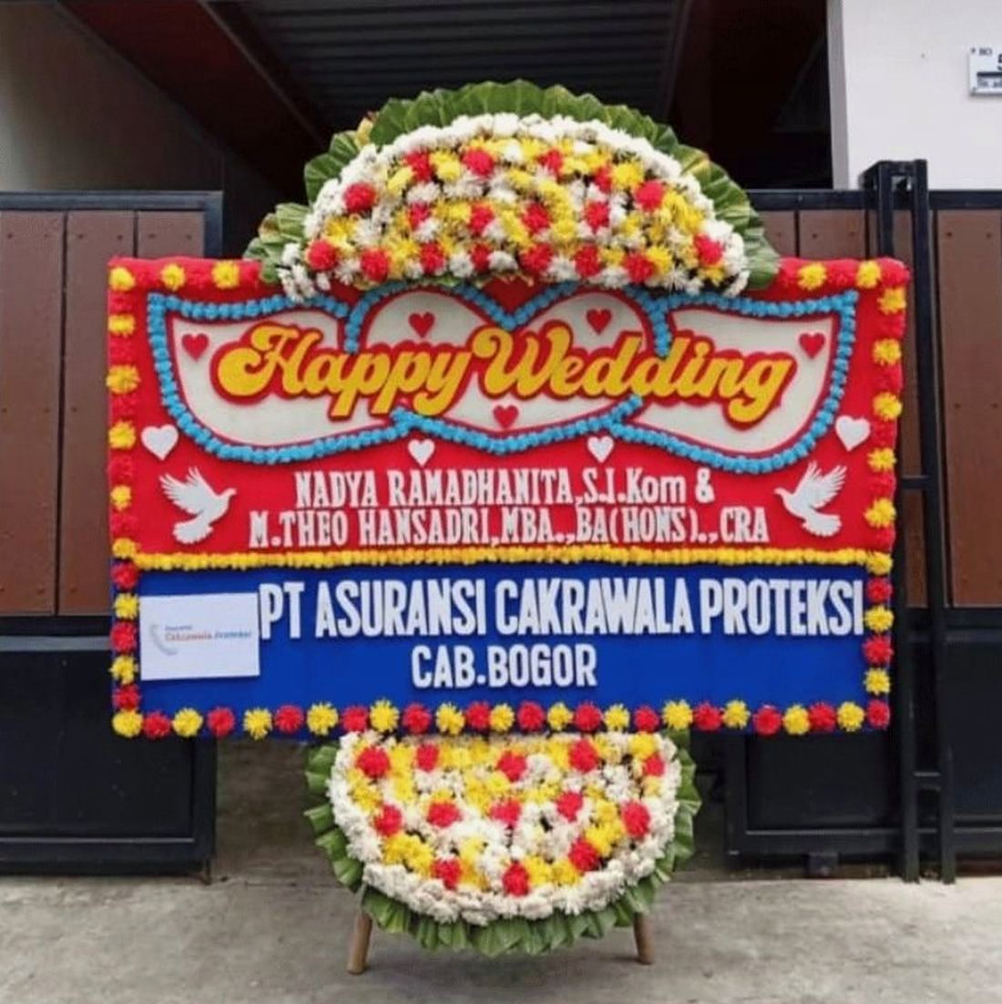EBW-A-01 | Bunga Papan Happy Wedding 499rb, ukuran 1.2x2 meter Rangkaian Bunga Papan Happy Wedding 1.2x2 meter dari Elite Bloom, kirim cepat Jakarta & sekitarnya